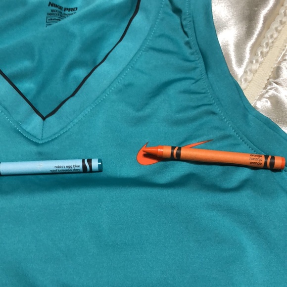 Nike Pro dry fit women’s tank top - Picture 4 of 4